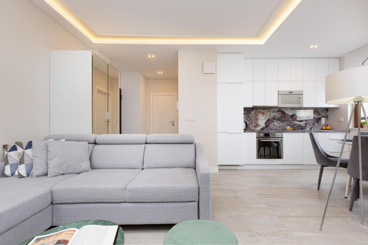 City Center Apartments Grzybowska With Parking By Noclegi Renters Warsaw Luaran gambar
