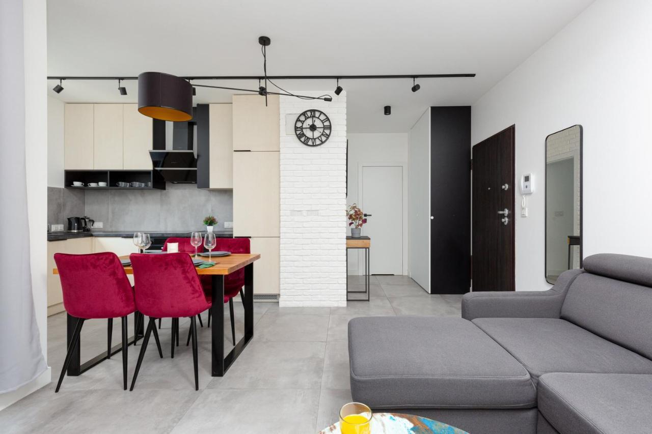 City Center Apartments Grzybowska With Parking By Noclegi Renters Warsaw Luaran gambar