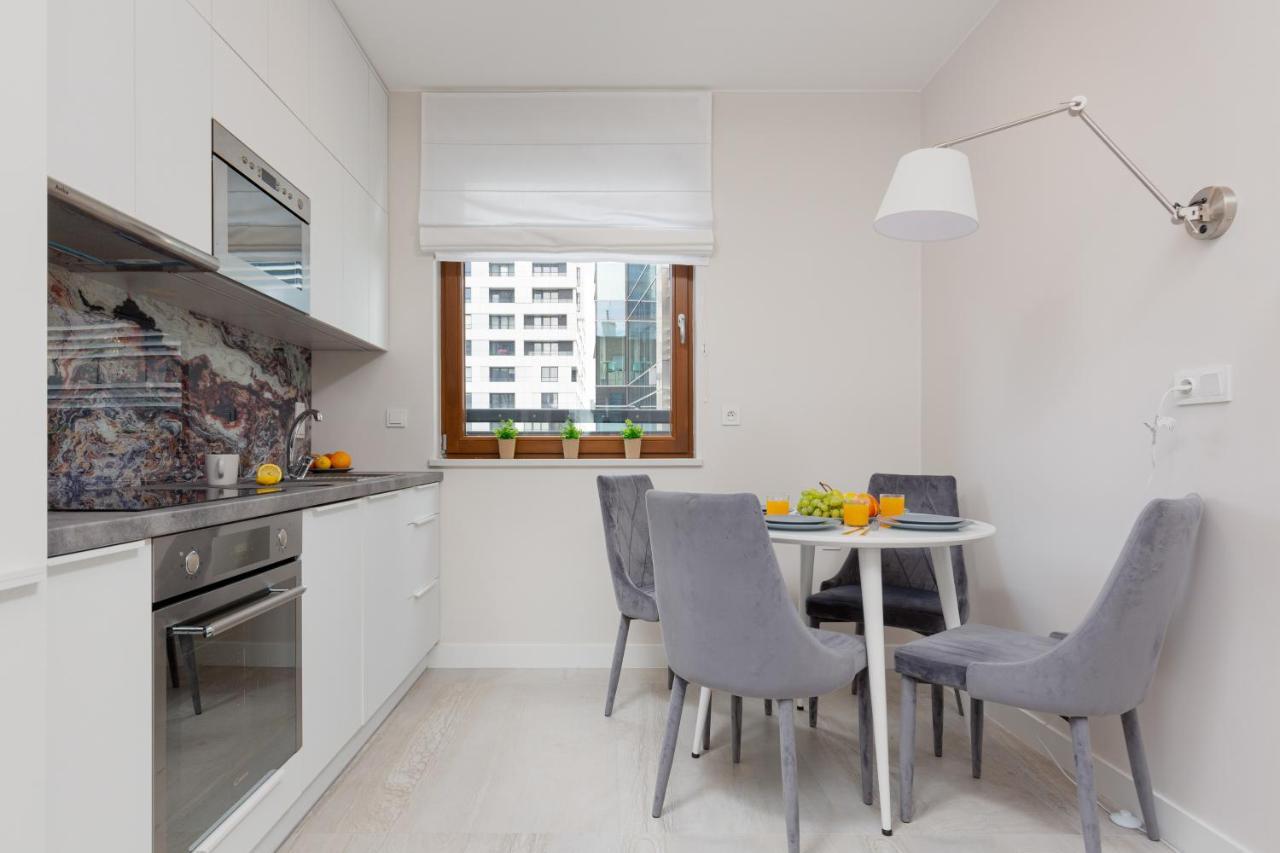 City Center Apartments Grzybowska With Parking By Noclegi Renters Warsaw Luaran gambar