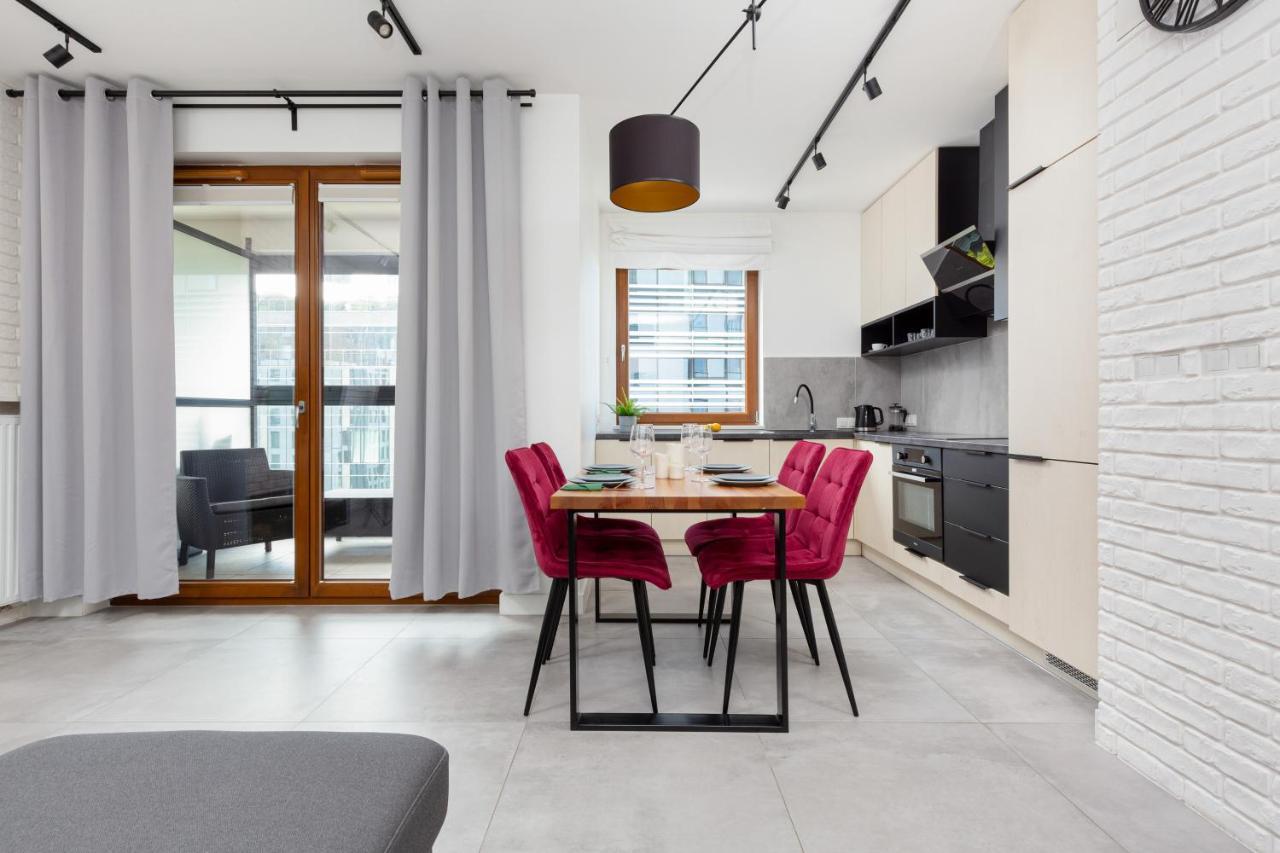 City Center Apartments Grzybowska With Parking By Noclegi Renters Warsaw Luaran gambar