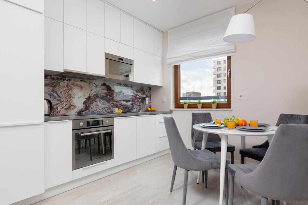 City Center Apartments Grzybowska With Parking By Noclegi Renters Warsaw Luaran gambar